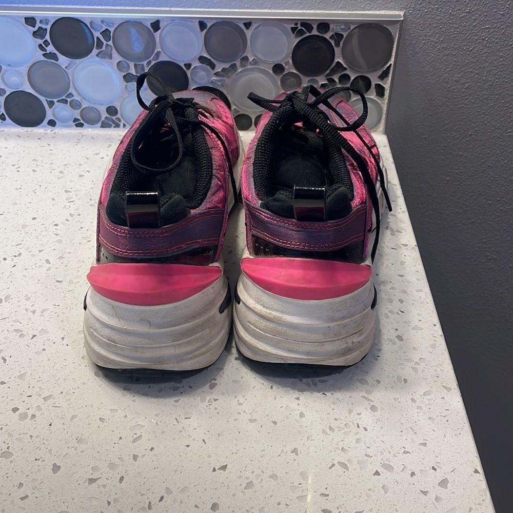 NIKE woman’s iridescent pink tennis shoes - Picture 6 of 10
